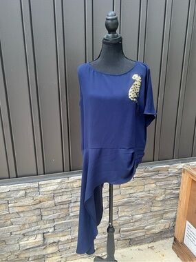 Trina Turk Navy Asymmetrical Hem Top with Gold Sequin Accent Sz XL